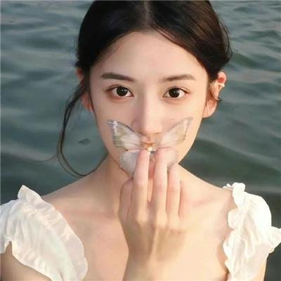 左撇子女人